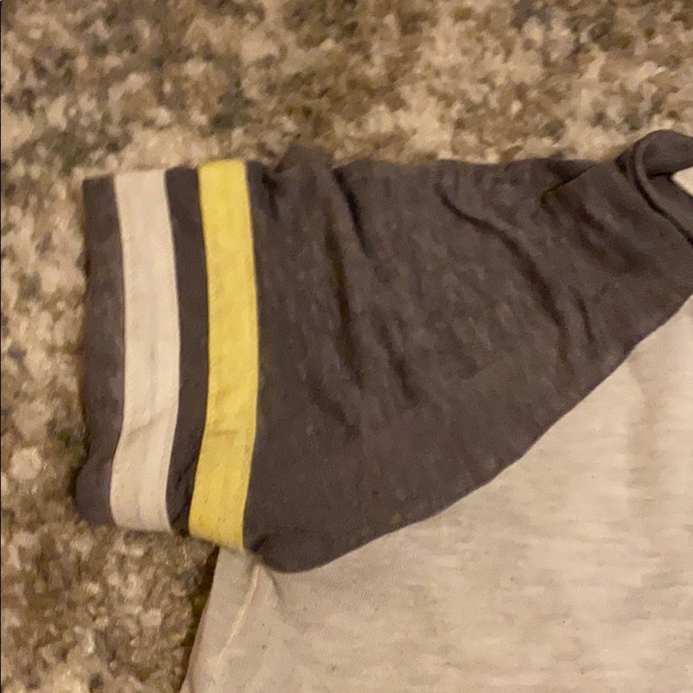 Shirt - Picture 3 of 4